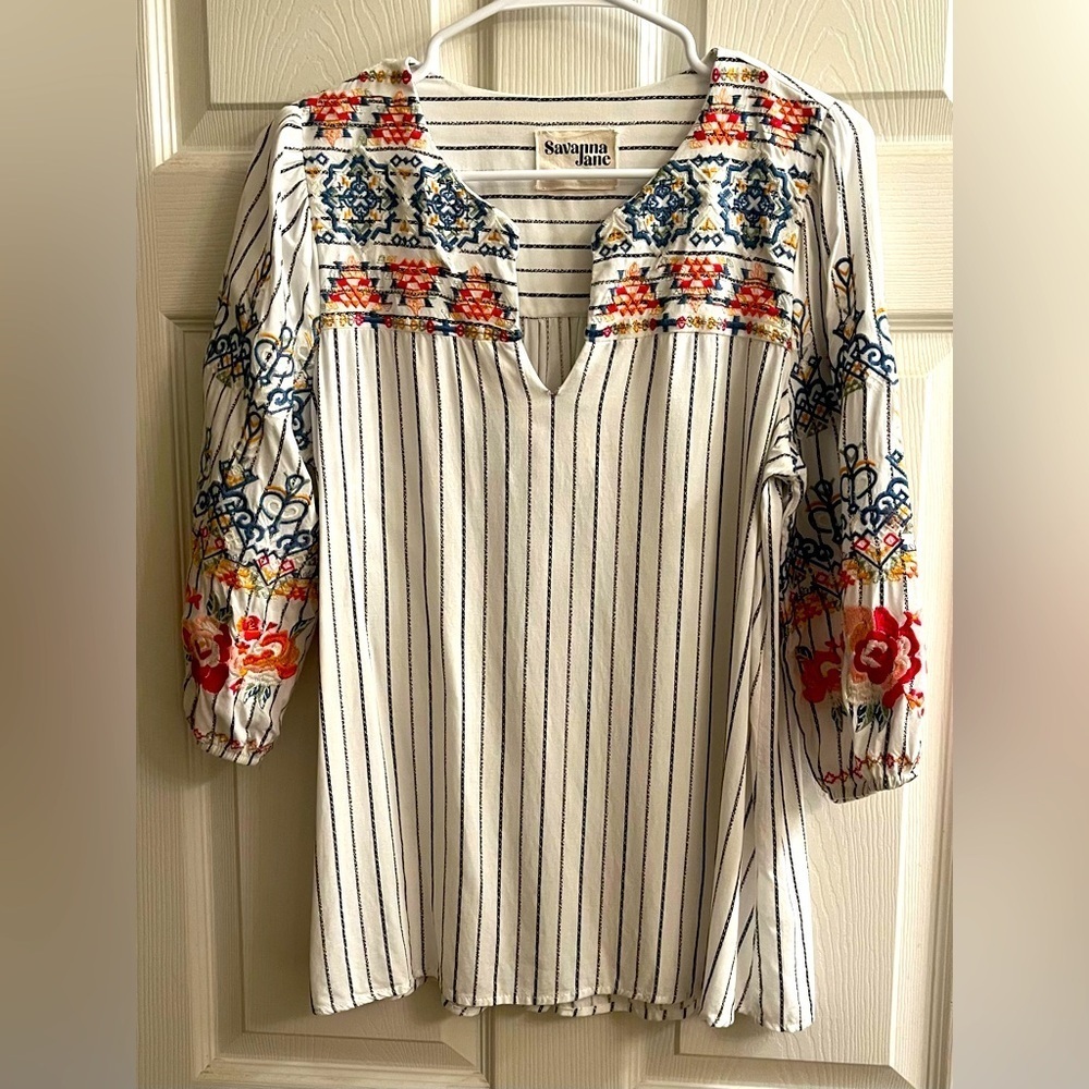 SAVANNA JANE~EMBROIDERED TUNIC~M